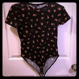 Women’s forever 21 floral top size Medium